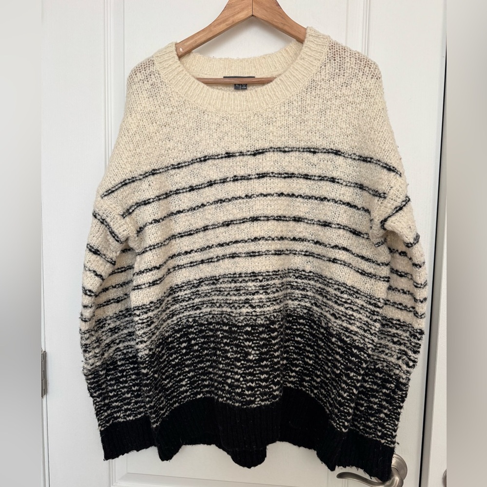 EUC Women’s Vince Wool Blend Cream and Black Knit Sweater size XL